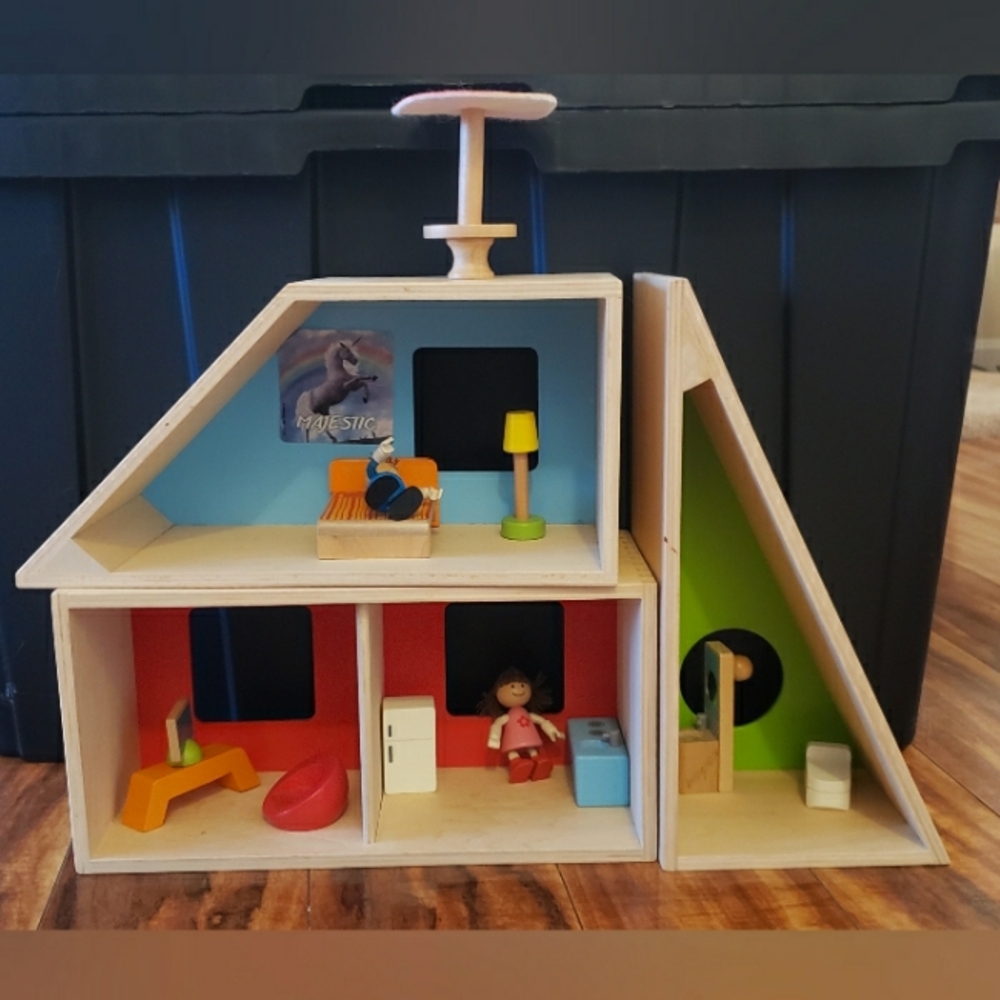 Hape Dollhouse w/ accessories